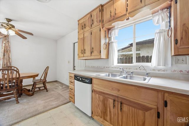 1708 Anita Lane, Bakersfield, CA 93304