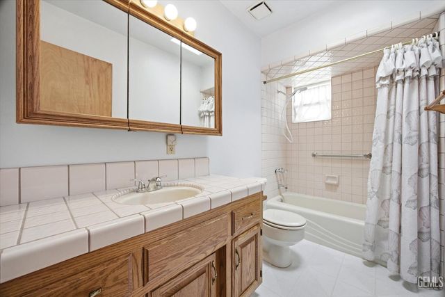 1708 Anita Lane, Bakersfield, CA 93304