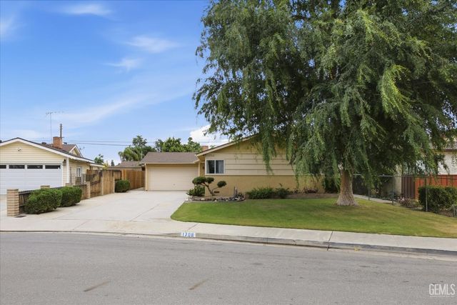 1708 Anita Lane, Bakersfield, CA 93304