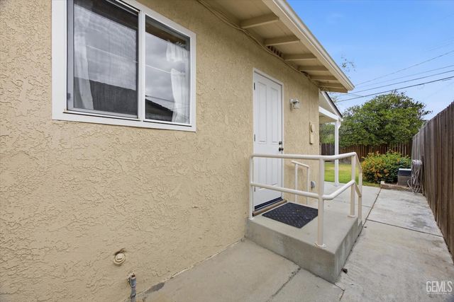 1708 Anita Lane, Bakersfield, CA 93304