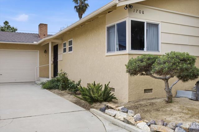 1708 Anita Lane, Bakersfield, CA 93304