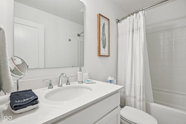 410 W Park Street, Westfield, IN 46074