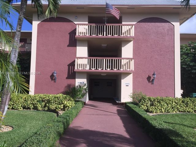 1001 Hillcrest Ct 215, Hollywood, FL 33021