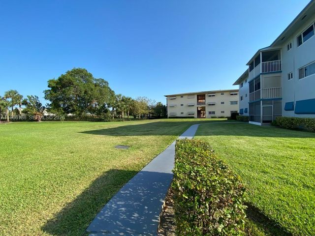 1001 Hillcrest Ct 215, Hollywood, FL 33021