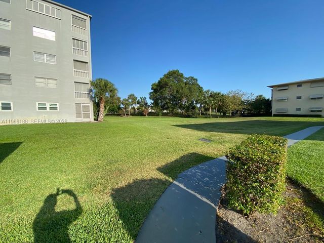 1001 Hillcrest Ct 215, Hollywood, FL 33021