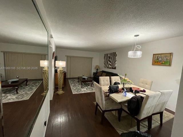 1001 Hillcrest Ct 215, Hollywood, FL 33021