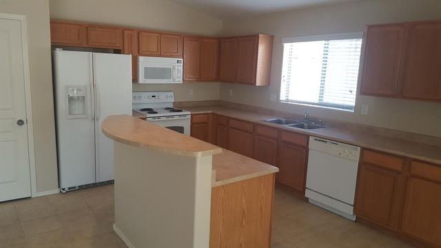 16198 W Hope Drive, Surprise, AZ 85379