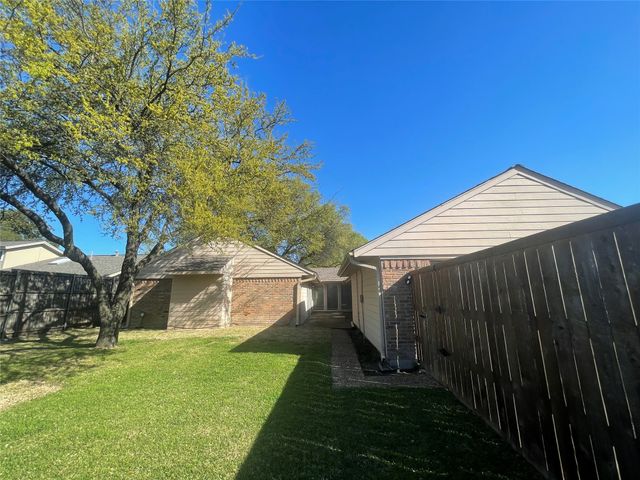 6910 Brentfield Drive, Dallas, TX 75248