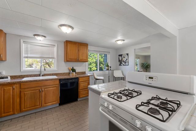 6722 E 4TH Ave, Spokane Valley, WA 99212