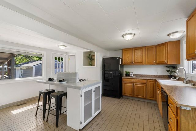 6722 E 4TH Ave, Spokane Valley, WA 99212