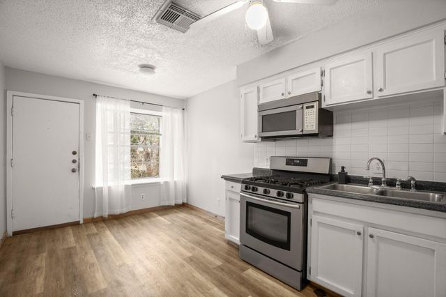 5402 Brompton CIR, Austin, TX 78745