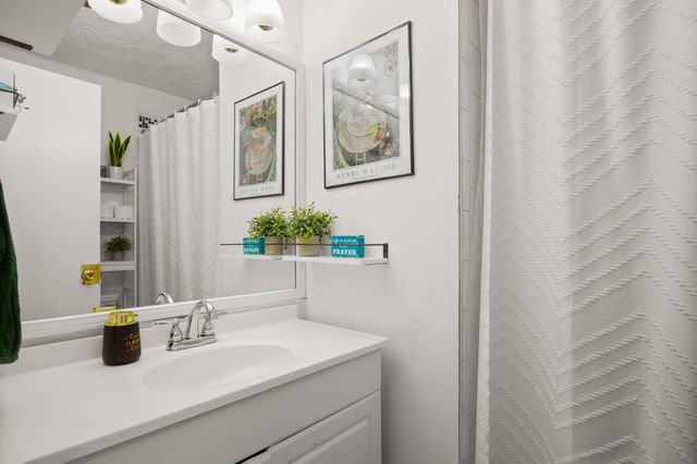 5402 Brompton CIR, Austin, TX 78745