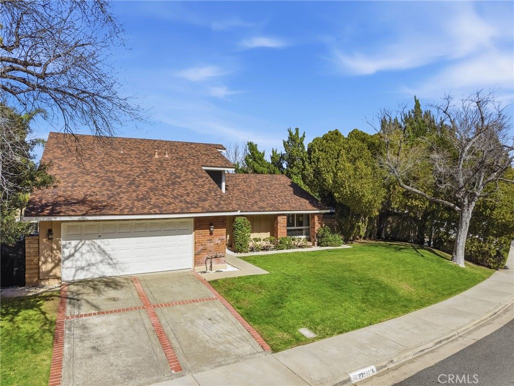 Image 2 of property listing at 23943 Via Flamenco, Valencia, CA 91355