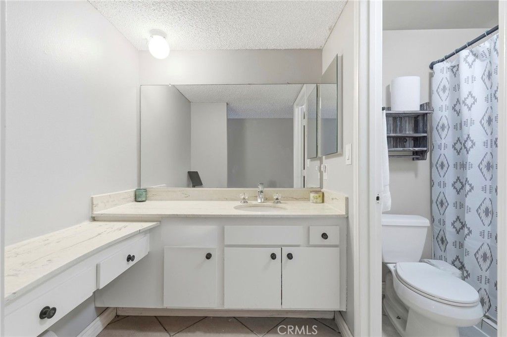 Image 20 of property listing at 23943 Via Flamenco, Valencia, CA 91355