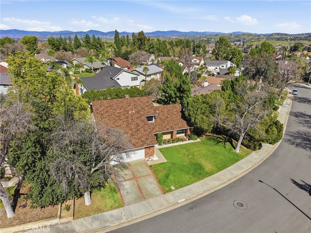 Image 31 of property listing at 23943 Via Flamenco, Valencia, CA 91355