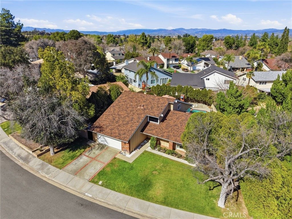 Image 32 of property listing at 23943 Via Flamenco, Valencia, CA 91355