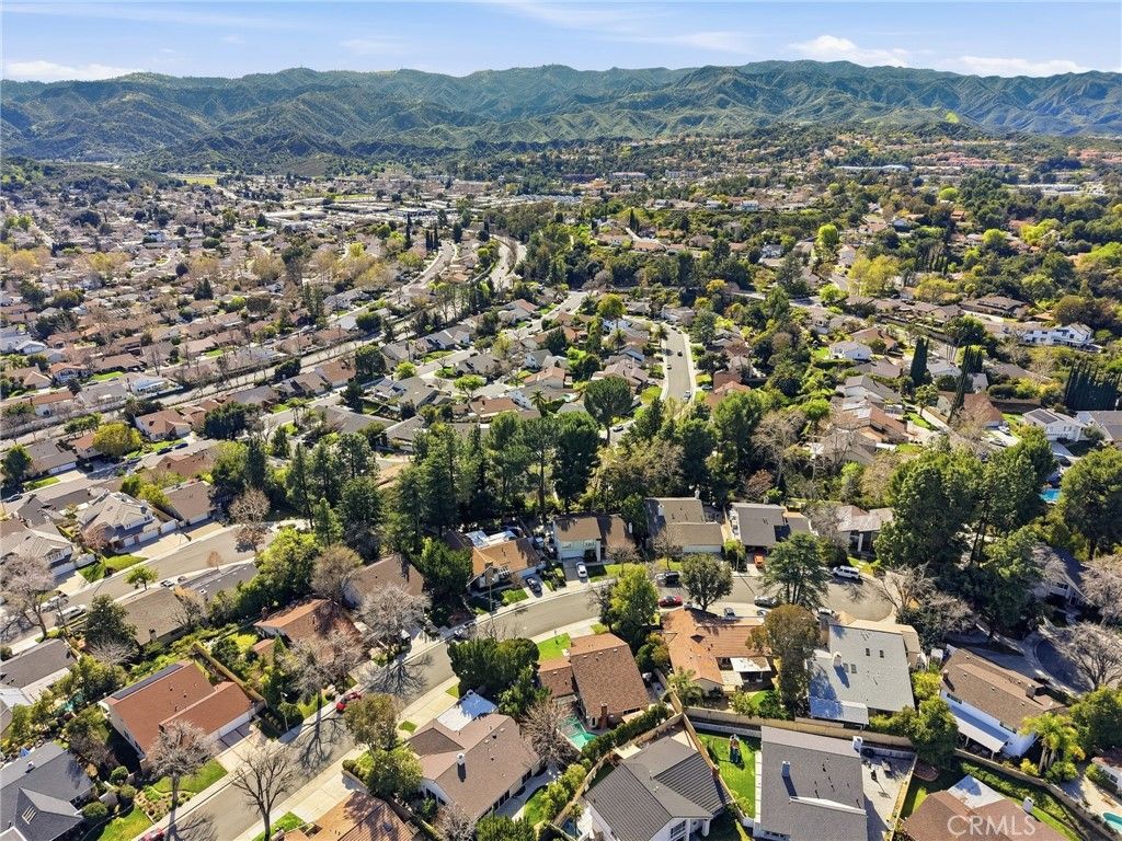 Image 38 of property listing at 23943 Via Flamenco, Valencia, CA 91355