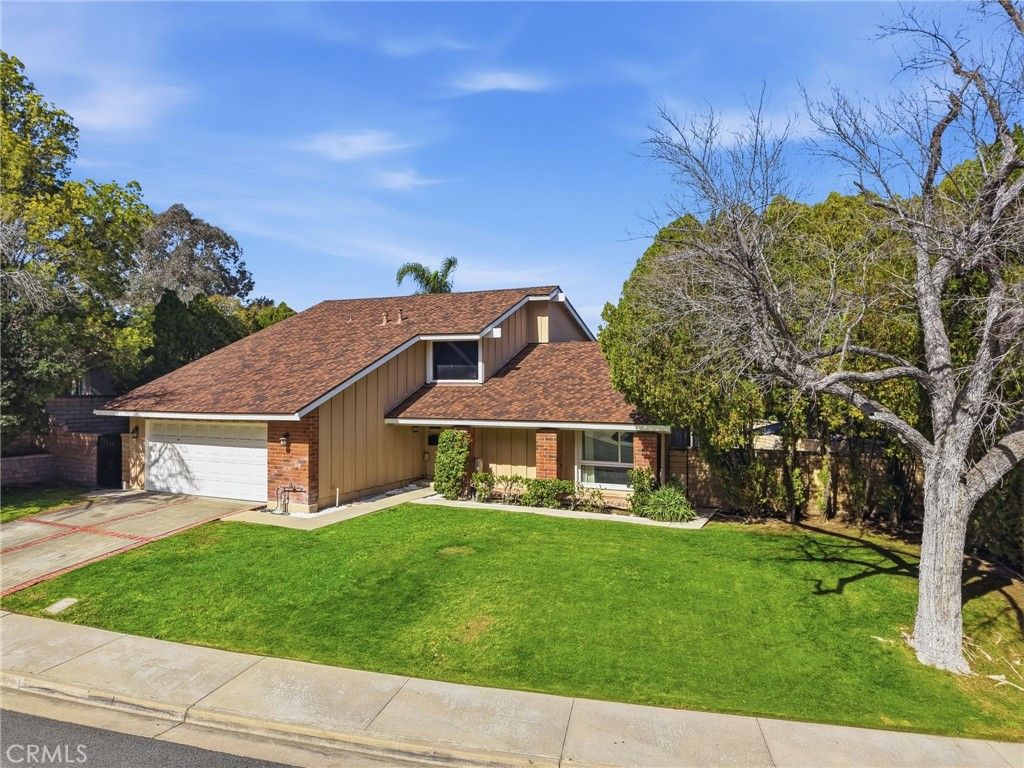 Image 4 of property listing at 23943 Via Flamenco, Valencia, CA 91355