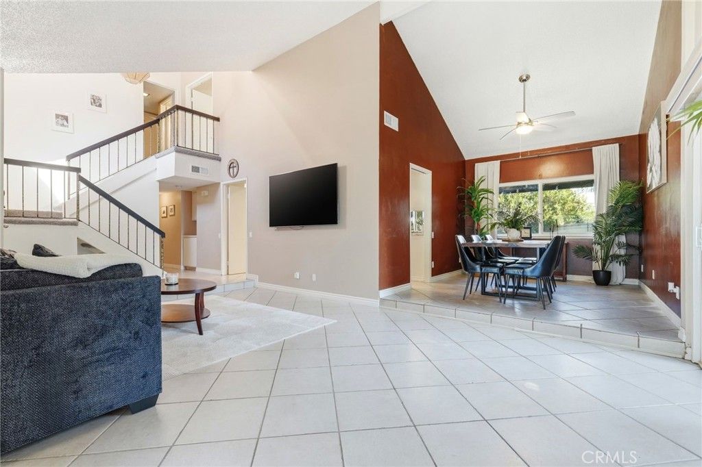 Image 6 of property listing at 23943 Via Flamenco, Valencia, CA 91355