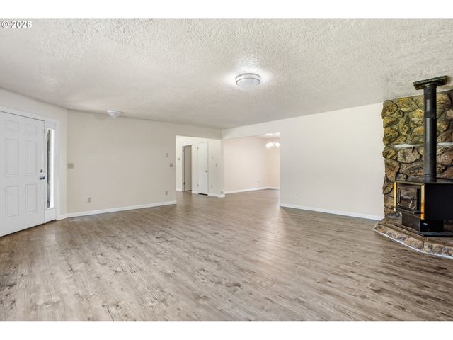 671 RAGLAND Rd, Longview, WA 98632