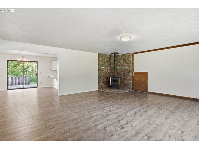 671 RAGLAND Rd, Longview, WA 98632