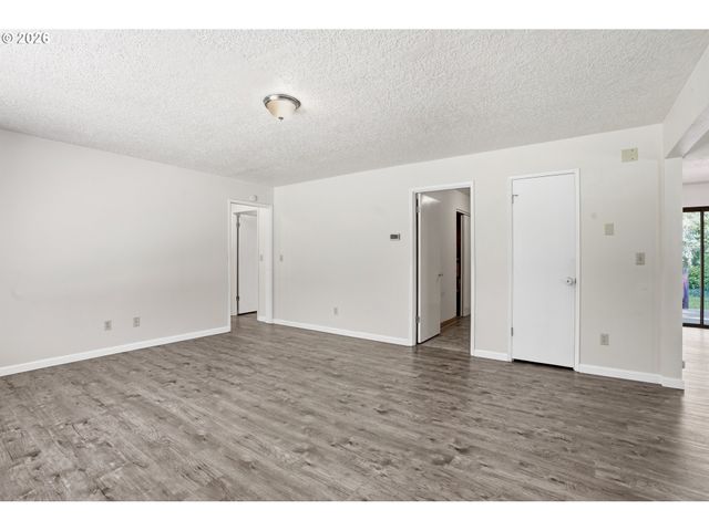 671 RAGLAND Rd, Longview, WA 98632