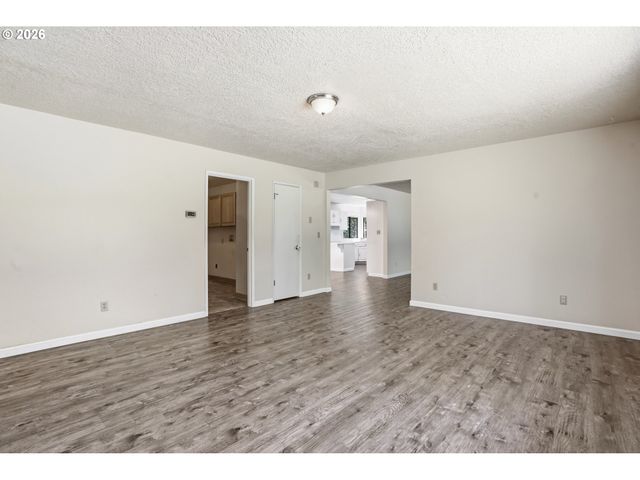 671 RAGLAND Rd, Longview, WA 98632