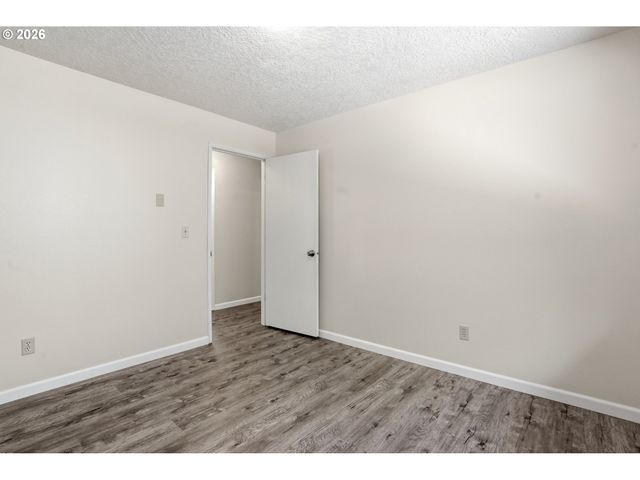 671 RAGLAND Rd, Longview, WA 98632