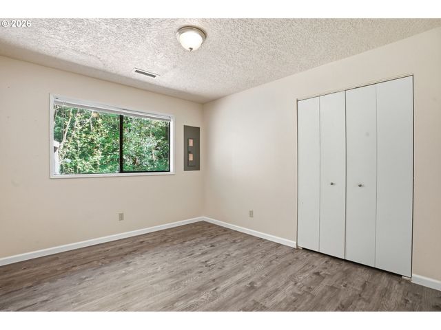 671 RAGLAND Rd, Longview, WA 98632
