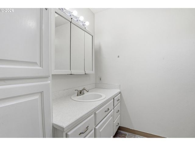 671 RAGLAND Rd, Longview, WA 98632