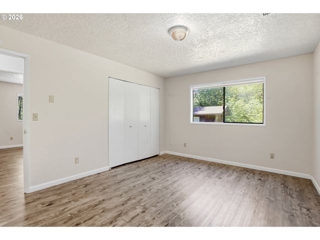671 RAGLAND Rd, Longview, WA 98632