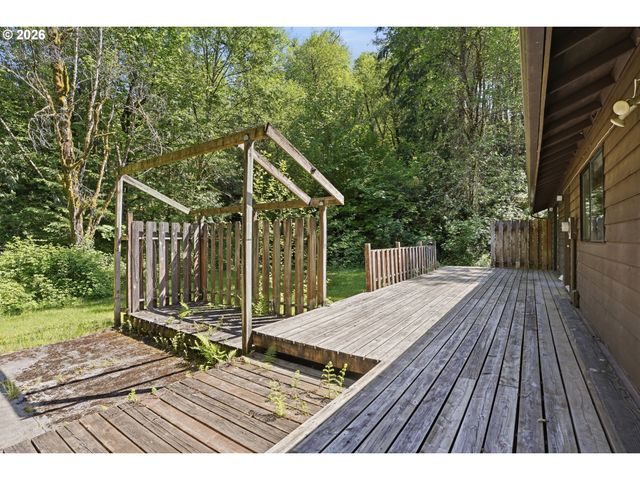 671 RAGLAND Rd, Longview, WA 98632