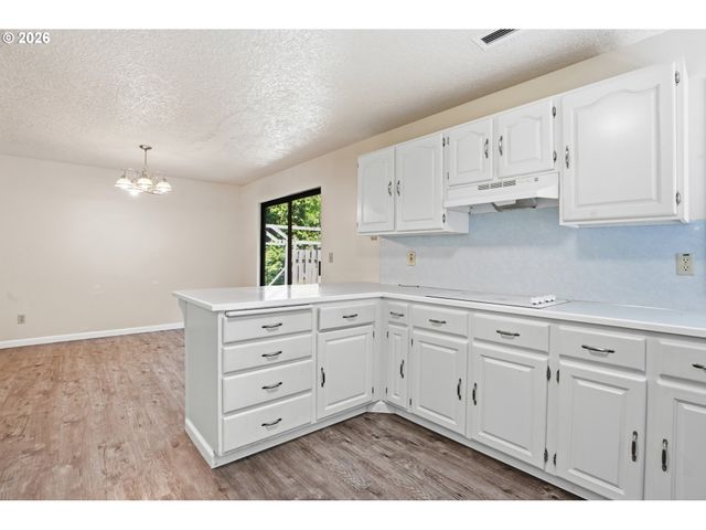 671 RAGLAND Rd, Longview, WA 98632