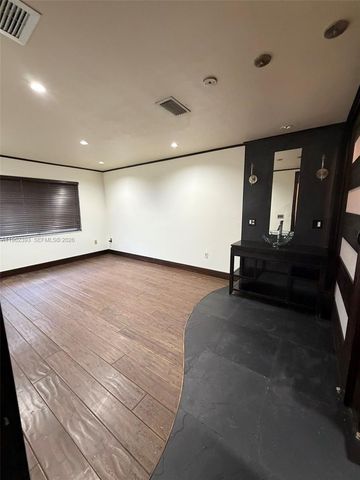 9850 NW 15th Ct 9850, Pembroke Pines, FL 33024