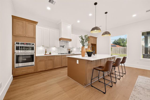 8926 Sedgemoor Drive, Tomball, TX 77375