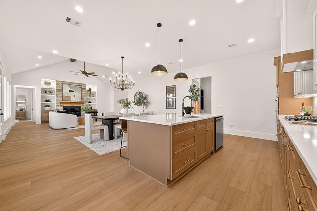 8926 Sedgemoor Drive, Tomball, TX 77375