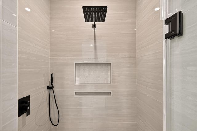 8926 Sedgemoor Drive, Tomball, TX 77375