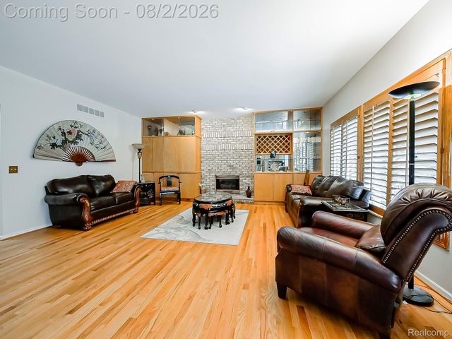 1021 Olympia Drive, Rochester Hills, MI 48306