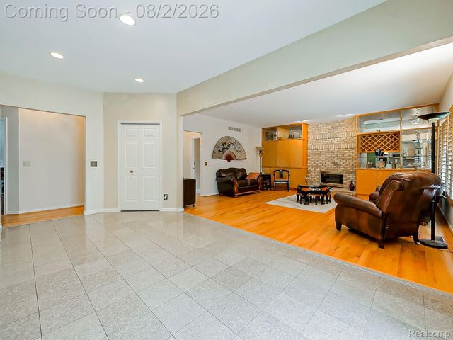 1021 Olympia Drive, Rochester Hills, MI 48306