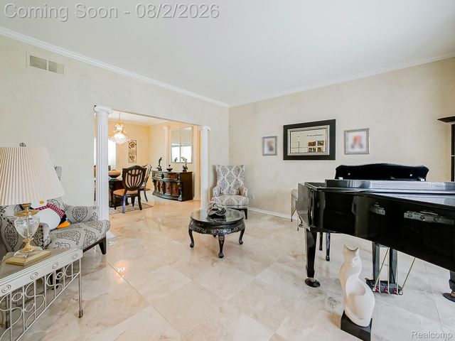 1021 Olympia Drive, Rochester Hills, MI 48306