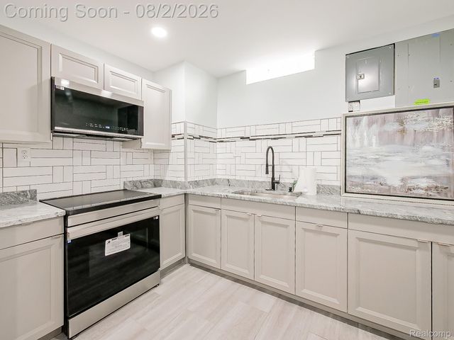 1021 Olympia Drive, Rochester Hills, MI 48306