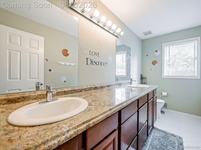 1021 Olympia Drive, Rochester Hills, MI 48306