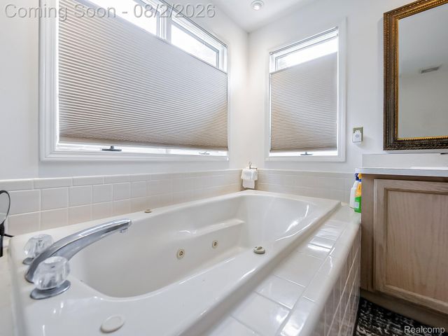 1021 Olympia Drive, Rochester Hills, MI 48306