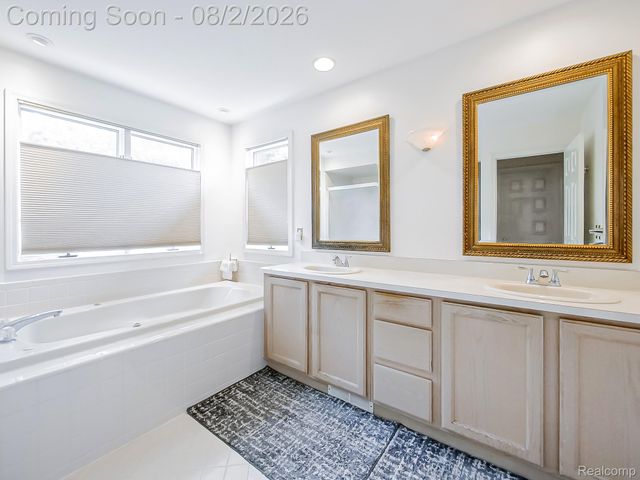 1021 Olympia Drive, Rochester Hills, MI 48306