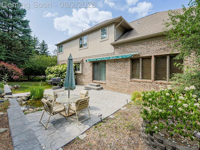 1021 Olympia Drive, Rochester Hills, MI 48306