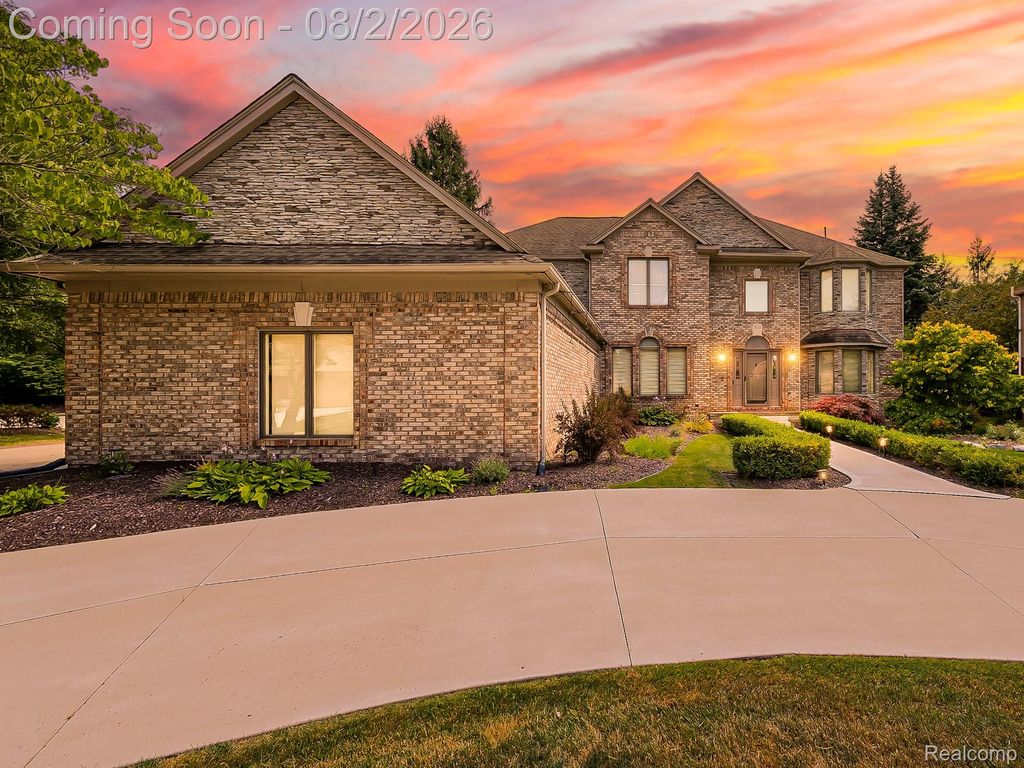 1021 Olympia Drive, Rochester Hills, MI 48306
