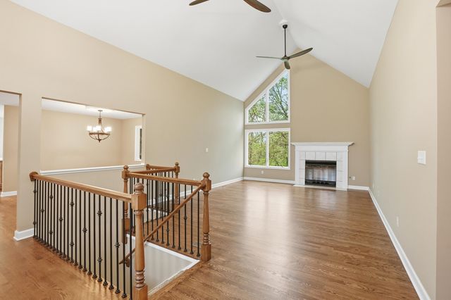 502 W 100 N, Valparaiso, IN 46385