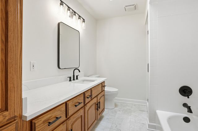 502 W 100 N, Valparaiso, IN 46385