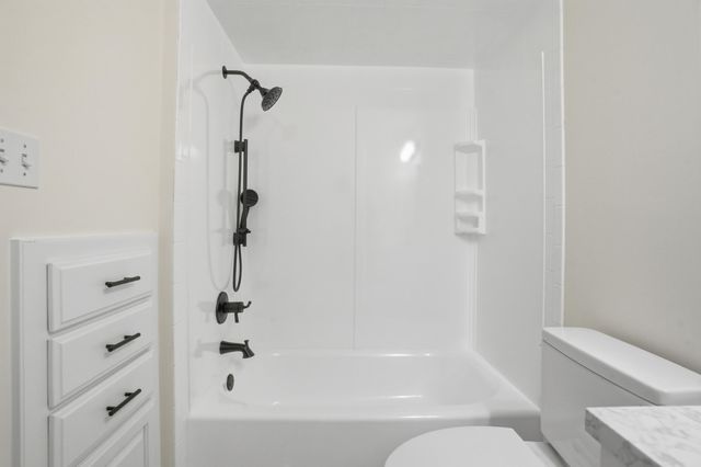 502 W 100 N, Valparaiso, IN 46385