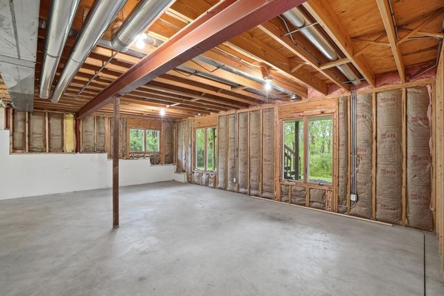 502 W 100 N, Valparaiso, IN 46385